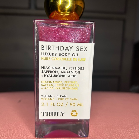 TRULY Other - TRULY Birthday Sex Luxury Body Oil - Sparkling Pink